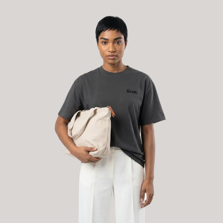 iam. Essential Tee – Oversized