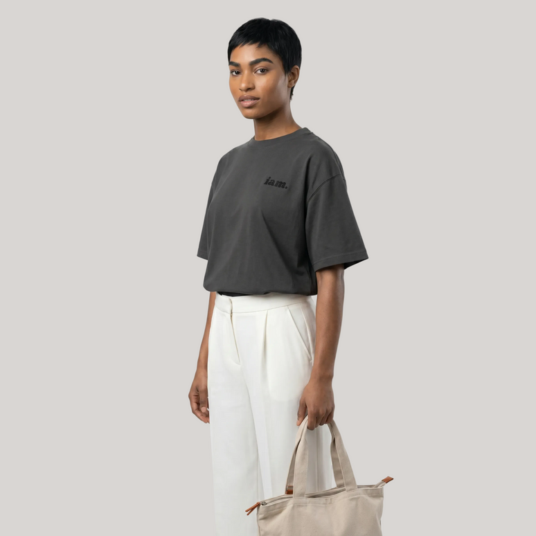 iam. Essential Tee – Oversized