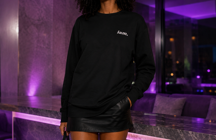 iam. Essential Long Sleeve Cotton