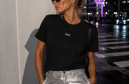iam. Essential Tee