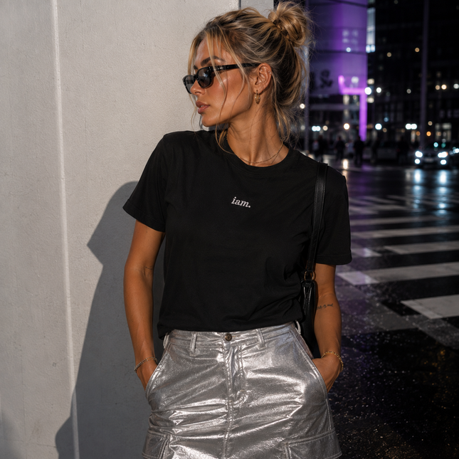 iam. Essential Tee